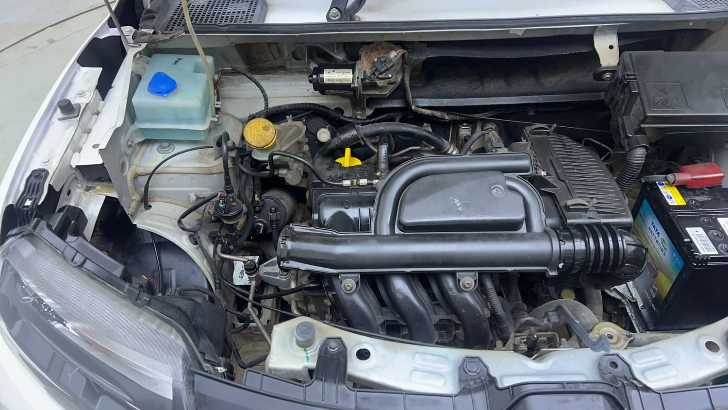 Used 2022 Renault Kwid RXT 1.0 Petrol Manual engine ENGINE RIGHT SIDE VIEW