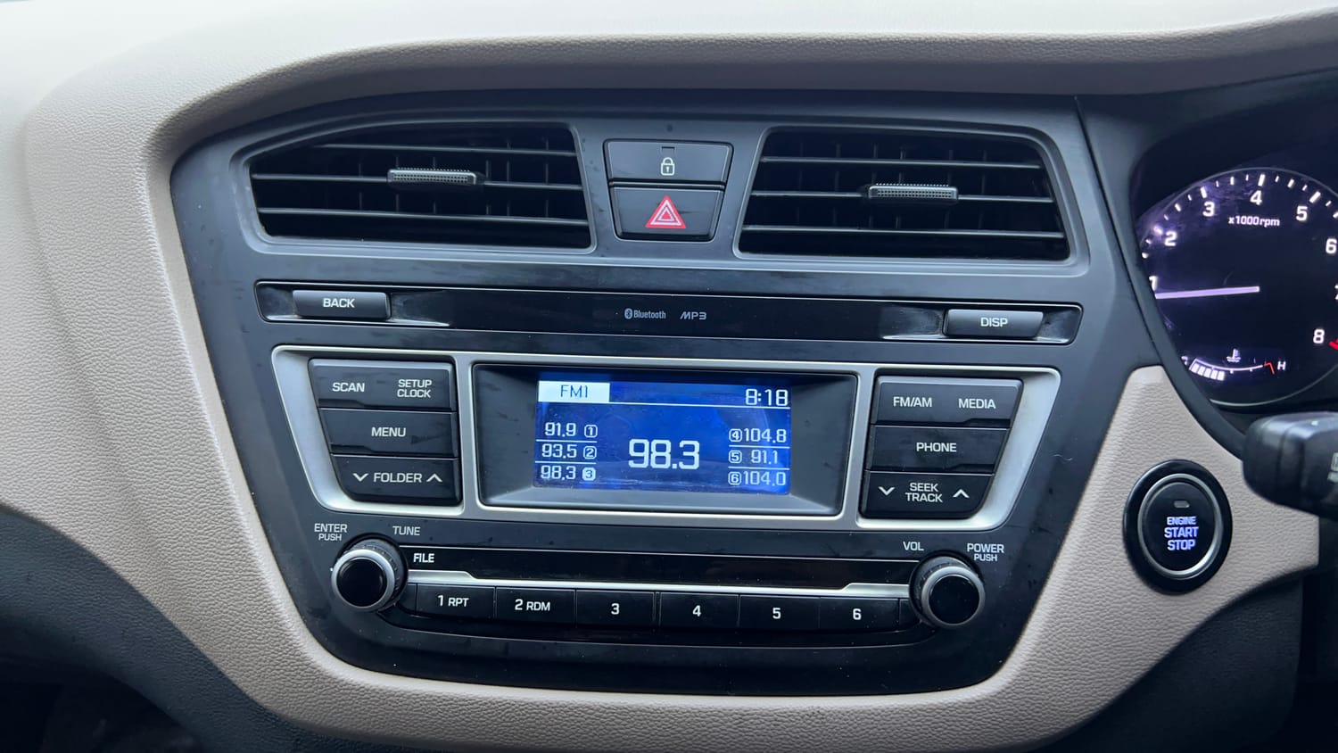 Used 2016 Hyundai Elite i20 Asta 1.2 Petrol Manual interior MUSIC SYSTEM & AC CONTROL VIEW