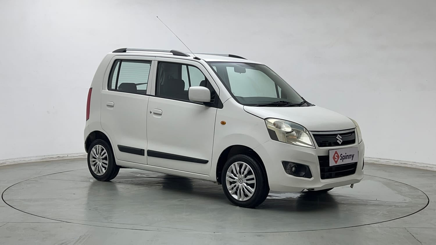Used 2015 Maruti Suzuki Wagon R 1.0 VXI AMT Petrol Automatic exterior RIGHT FRONT CORNER VIEW