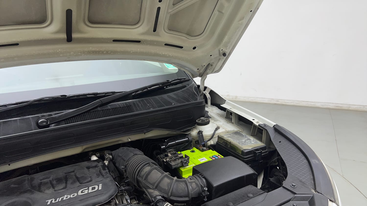 Used 2020 hyundai Venue SX 1.0 Turbo Petrol Petrol Manual engine ENGINE LEFT SIDE HINGE & APRON VIEW
