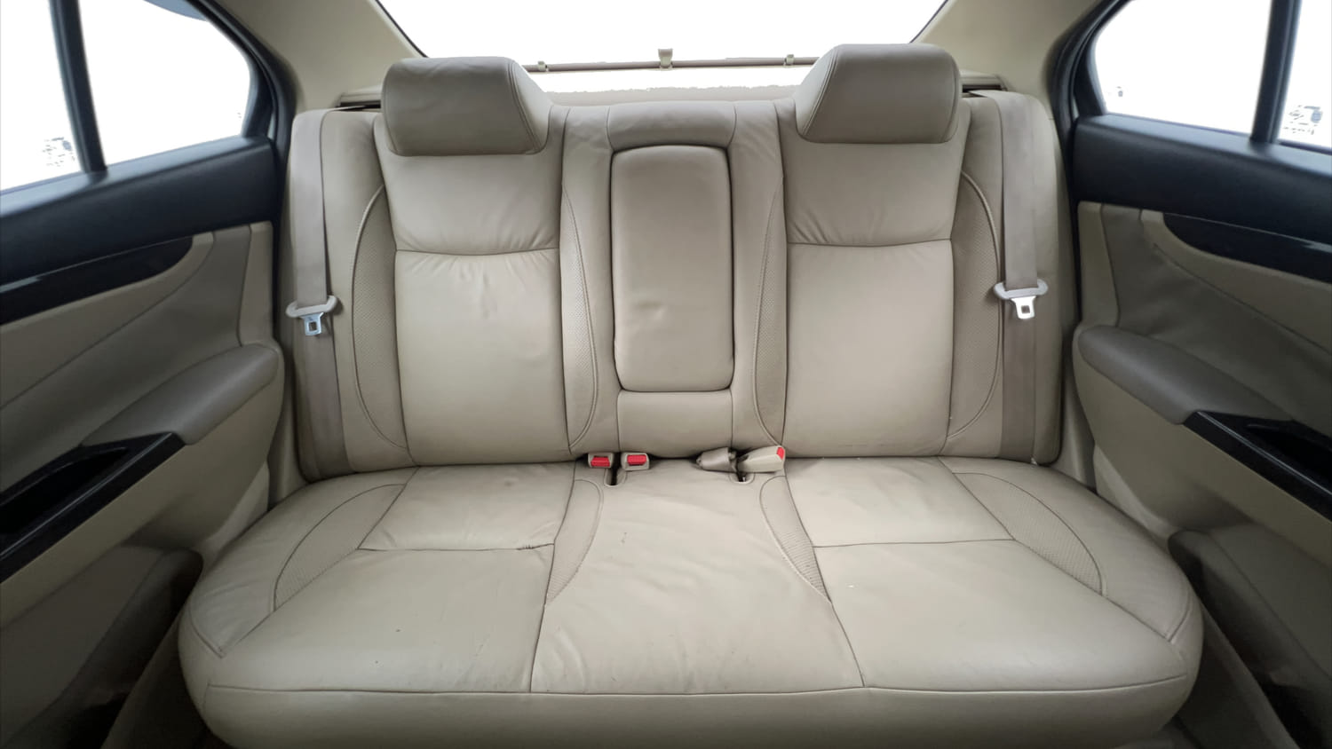 Used 2015 Maruti Suzuki Ciaz ZDi+ SHVS Diesel Manual interior REAR SEAT CONDITION VIEW