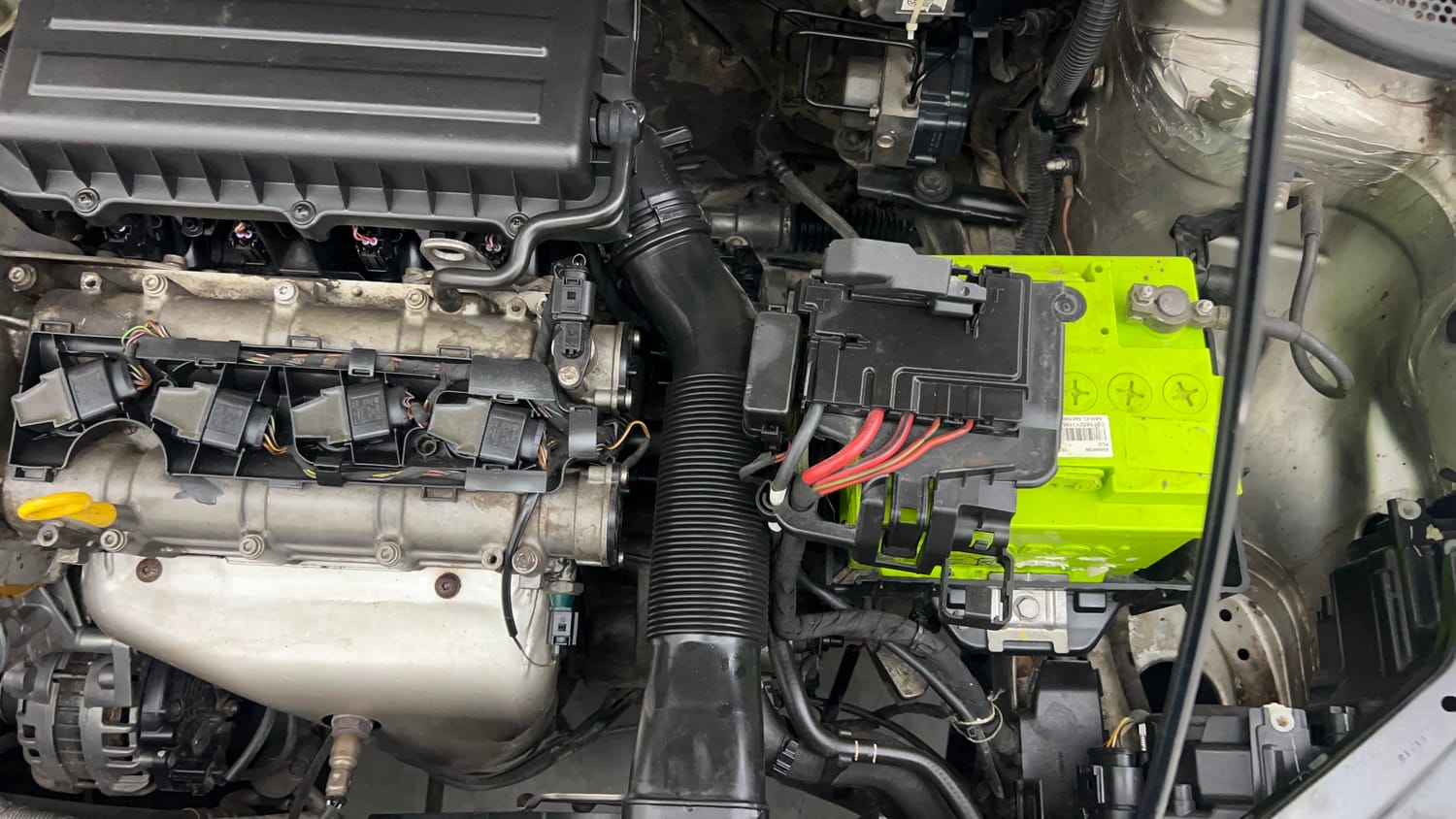 Used 2018 Volkswagen Vento Highline 1.6 (P) Petrol Manual engine ENGINE LEFT SIDE VIEW