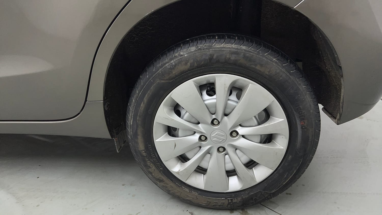 Used 2021 Maruti Suzuki Baleno Sigma Petrol Manual tyres LEFT REAR TYRE RIM VIEW