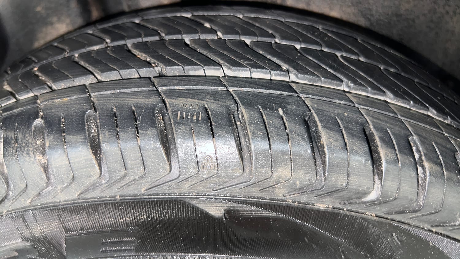 Used 2014 Volkswagen Polo Comfortline 1.2L (P) Petrol Manual tyres RIGHT REAR TYRE TREAD VIEW