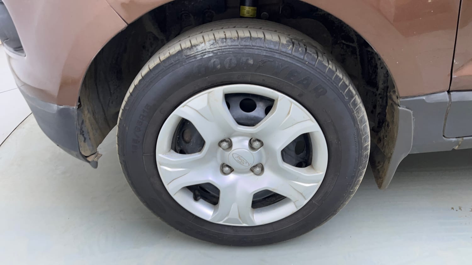 Used 2016 Ford EcoSport Trend 1.5L Ti-VCT Petrol Manual tyres LEFT FRONT TYRE RIM VIEW
