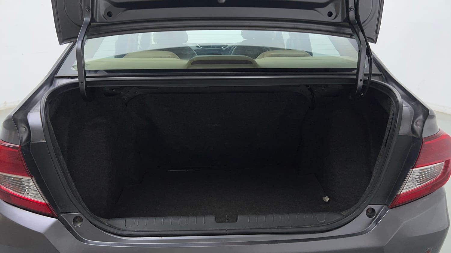 Used 2019 Honda Amaze 1.2 V CVT Petrol Petrol Automatic interior DICKY INSIDE VIEW