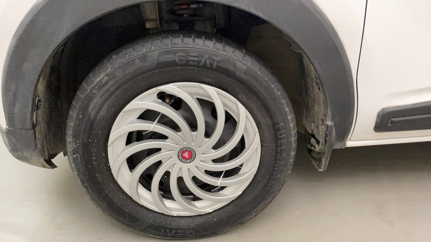 Used 2021 Renault Triber RXE Petrol Manual tyres LEFT FRONT TYRE RIM VIEW