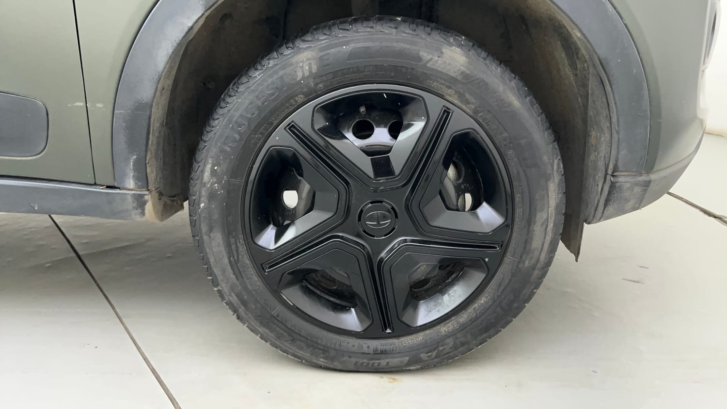 Used 2022 Tata Nexon XMA (S) Diesel Diesel Automatic tyres RIGHT FRONT TYRE RIM VIEW