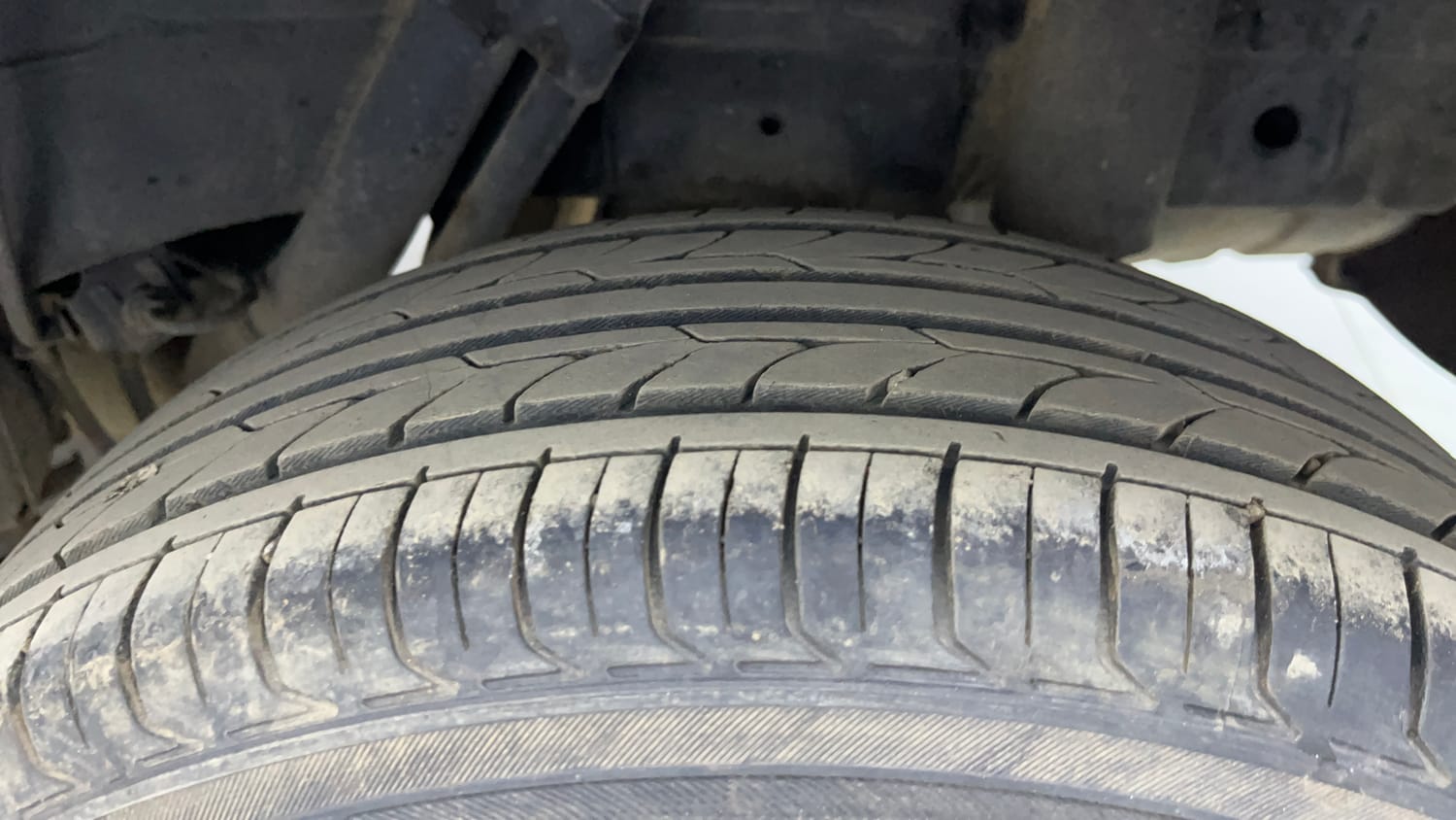 Used 2017 Mahindra KUV100 K6+ 5 STR Petrol Manual tyres LEFT REAR TYRE TREAD VIEW