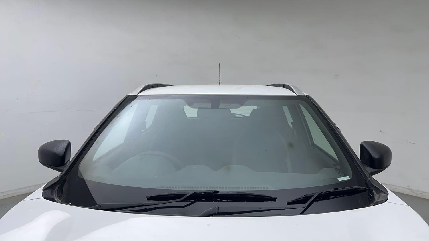 Used 2022 Nissan Magnite XE Petrol Manual exterior FRONT WINDSHIELD VIEW
