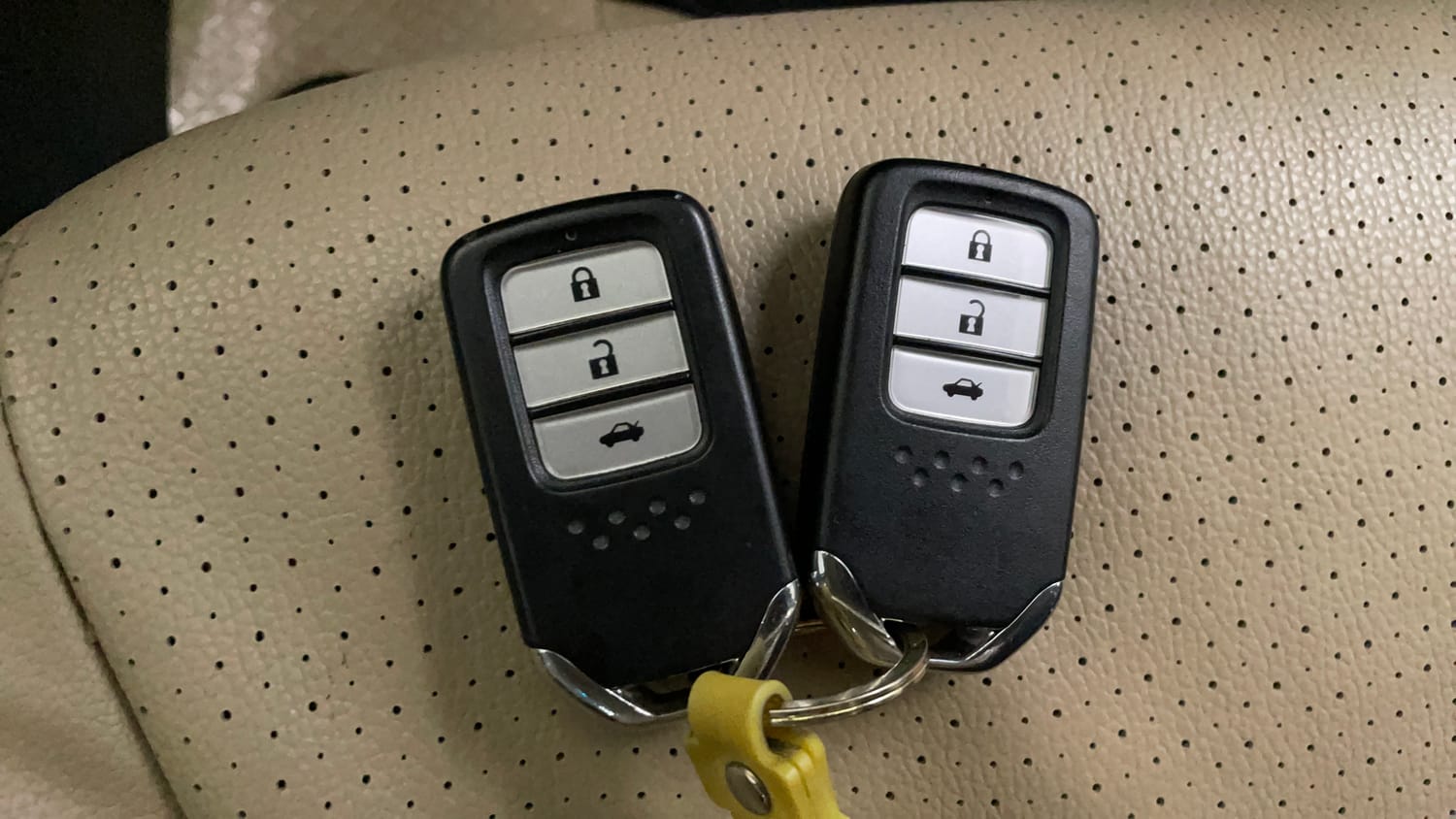 Used 2016 Honda City VX Petrol Manual extra CAR KEY VIEW