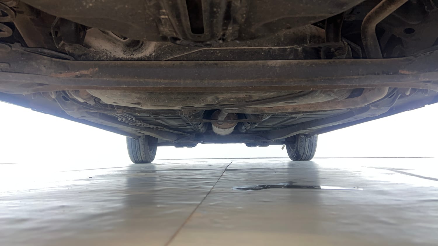 Used 2017 Maruti Suzuki Baleno Sigma 1.2 Petrol Manual extra REAR UNDERBODY VIEW (TAKEN FROM REAR)