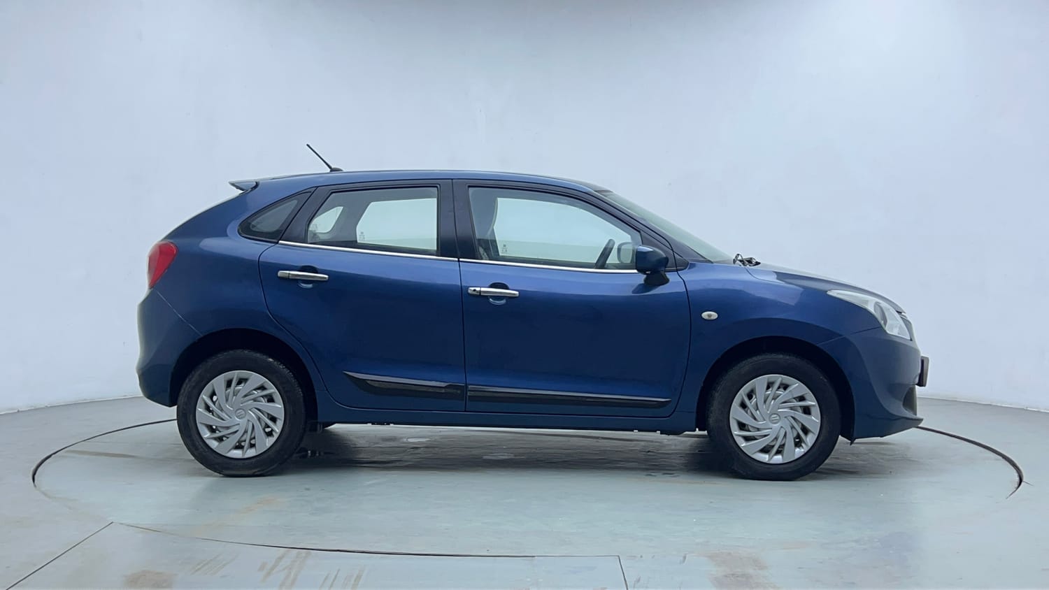 Used 2017 Maruti Suzuki Baleno Sigma 1.2 Petrol Manual exterior RIGHT SIDE VIEW