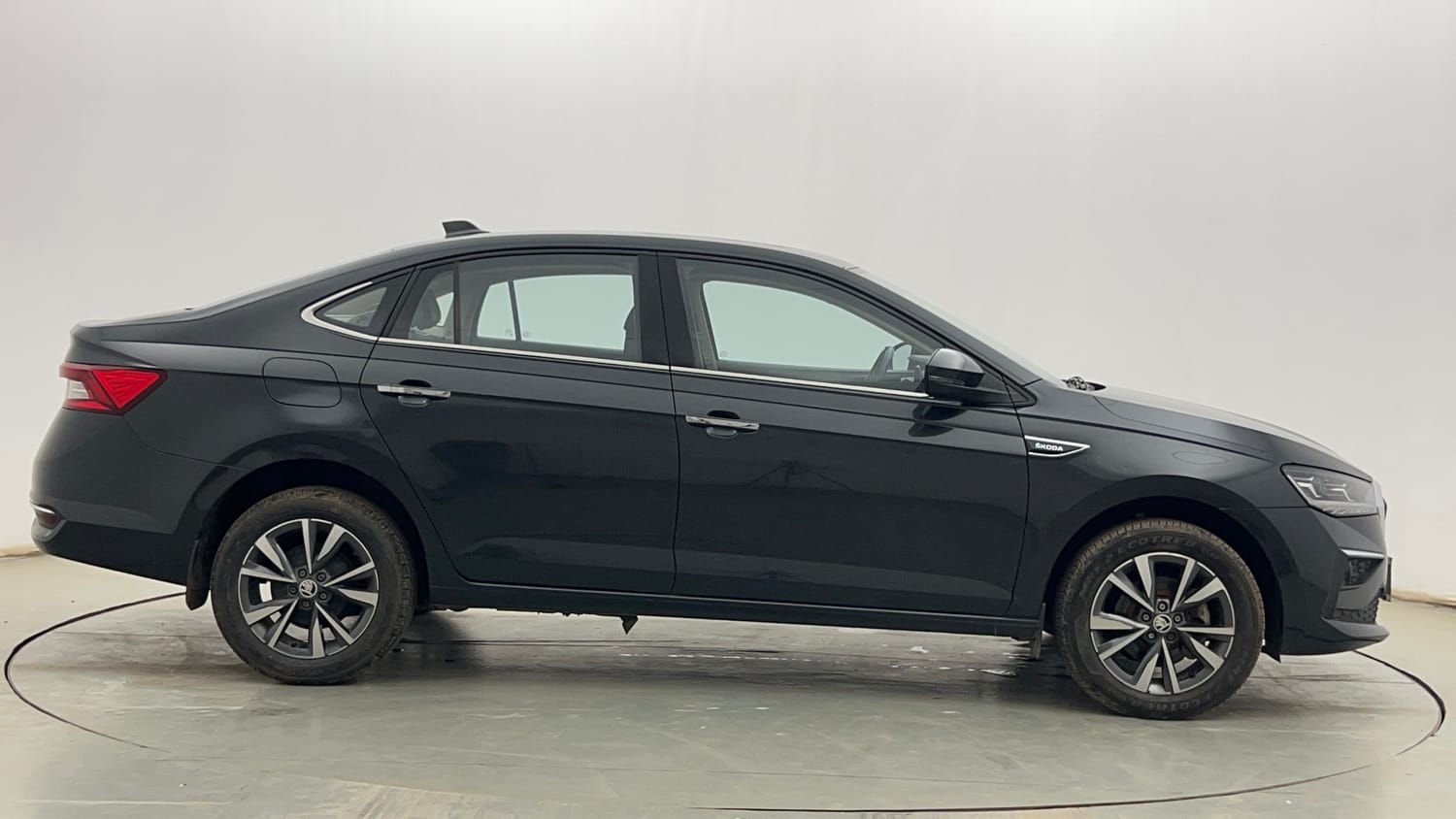 Used 2023 Skoda Slavia Style 1.0L TSI MT Petrol Manual exterior RIGHT SIDE VIEW