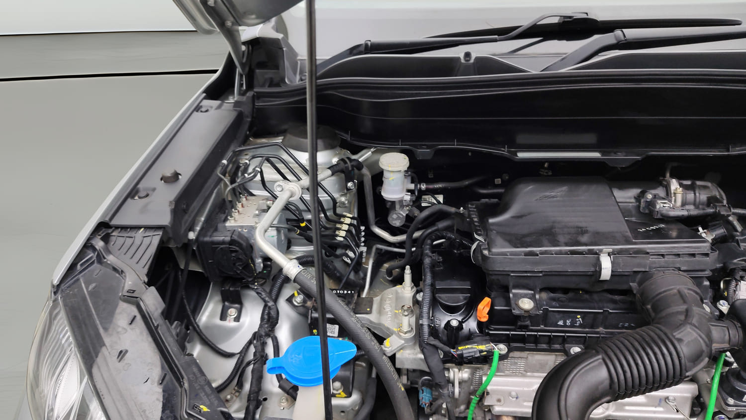 Used 2025 Maruti Suzuki Grand Vitara Alpha Smart Hybrid Petrol Manual engine ENGINE RIGHT SIDE VIEW