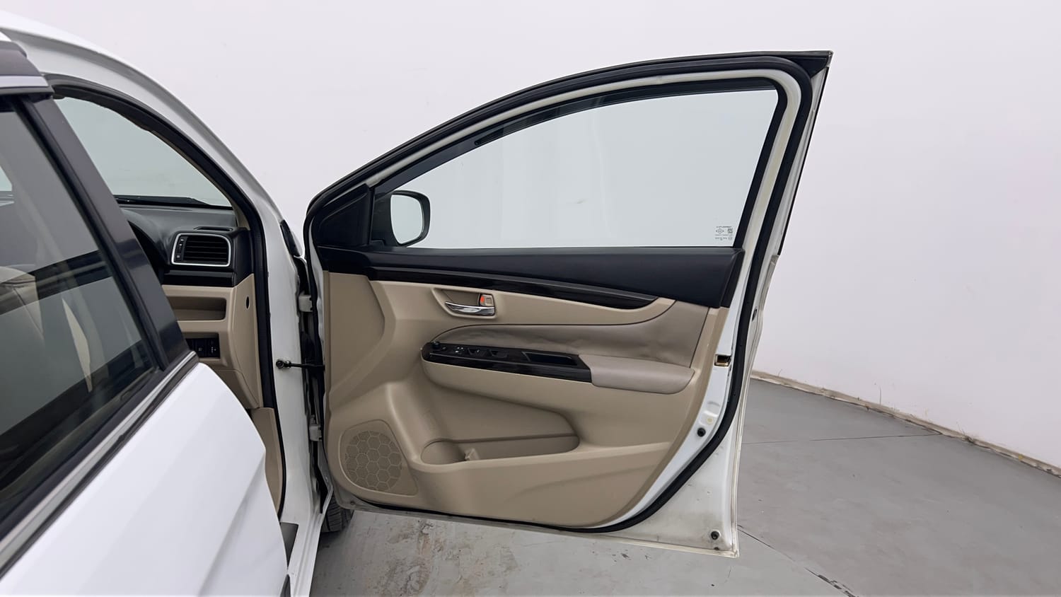 Used 2015 Maruti Suzuki Ciaz ZDi+ SHVS Diesel Manual interior RIGHT FRONT DOOR OPEN VIEW