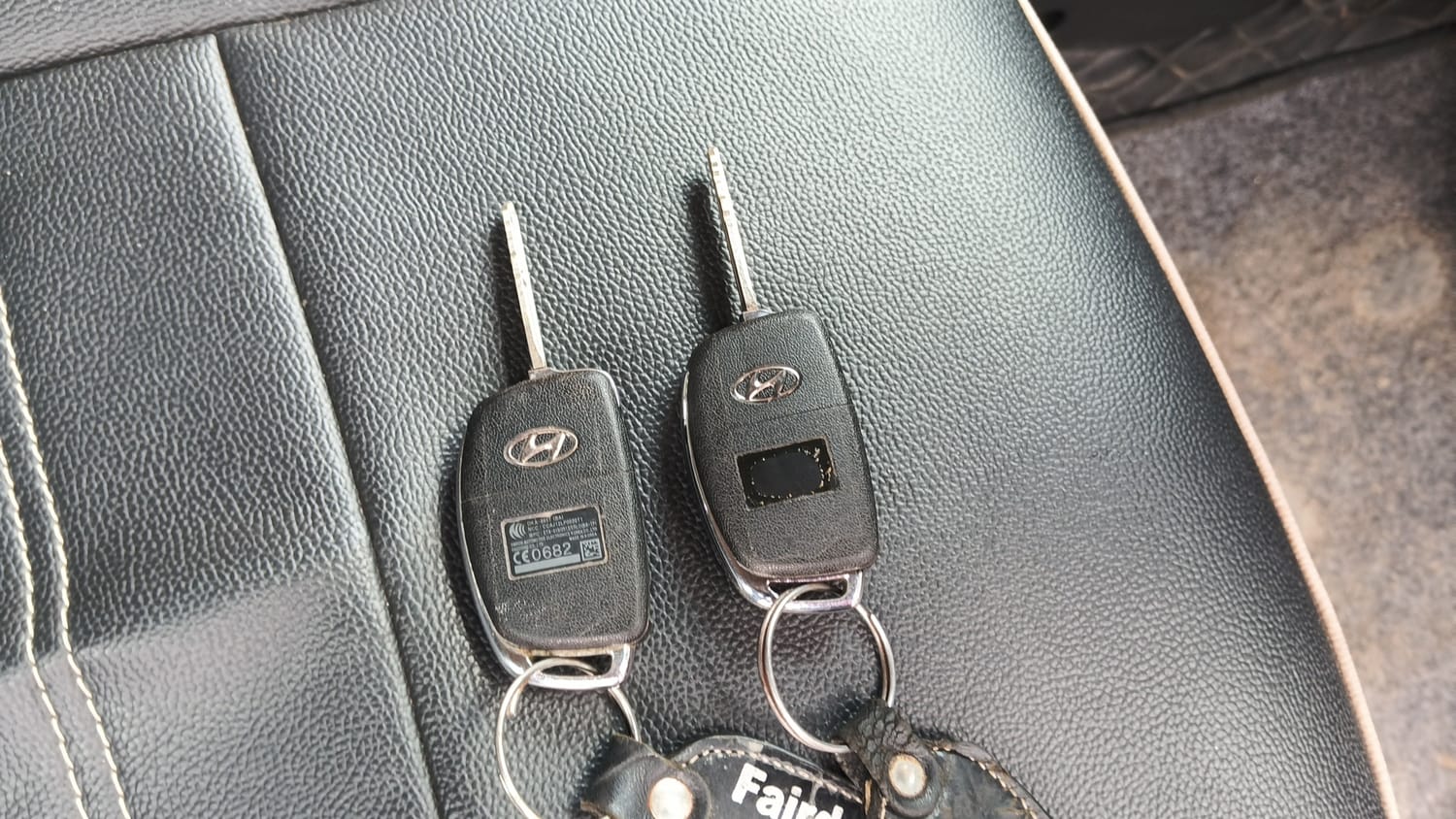 Used 2015 Hyundai Xcent S 1.2 (O) Petrol Manual extra CAR KEY VIEW