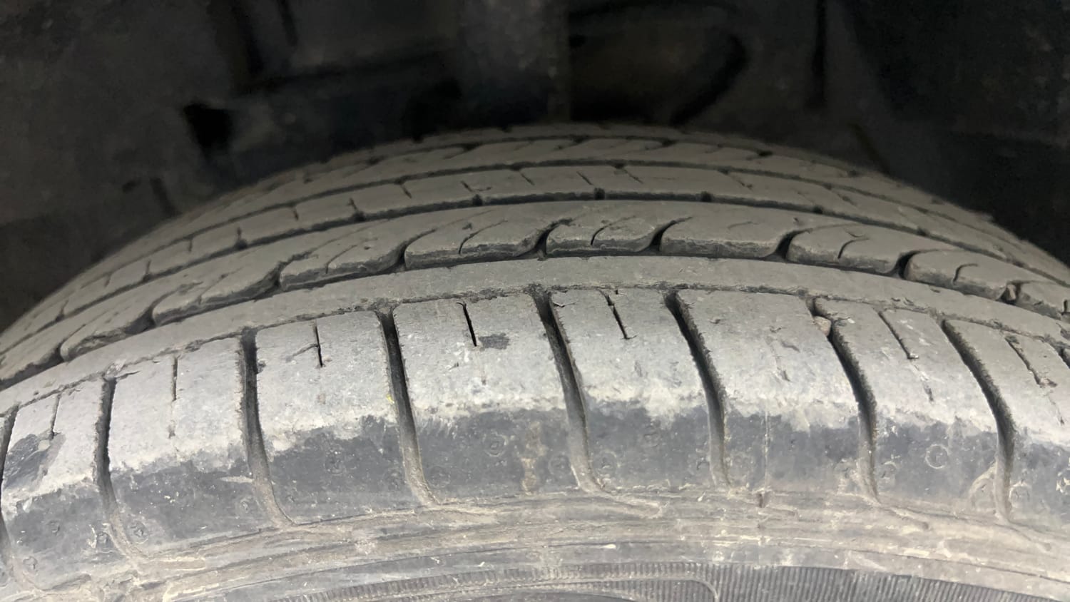 Used 2022 Tata Nexon XM Petrol Manual tyres LEFT FRONT TYRE TREAD VIEW
