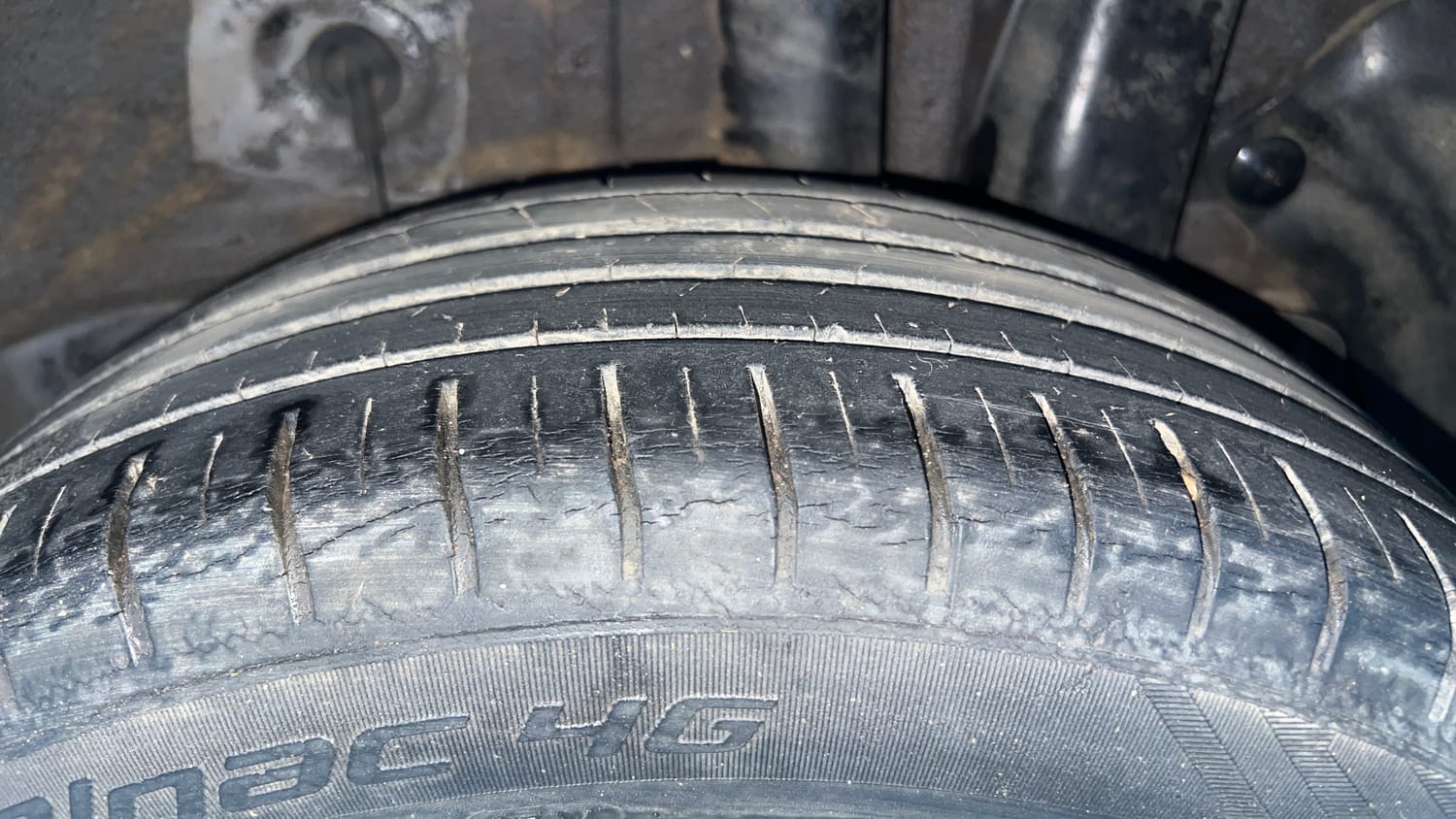 Used 2016 Hyundai Elite i20 Asta 1.2 Petrol Manual tyres LEFT REAR TYRE TREAD VIEW