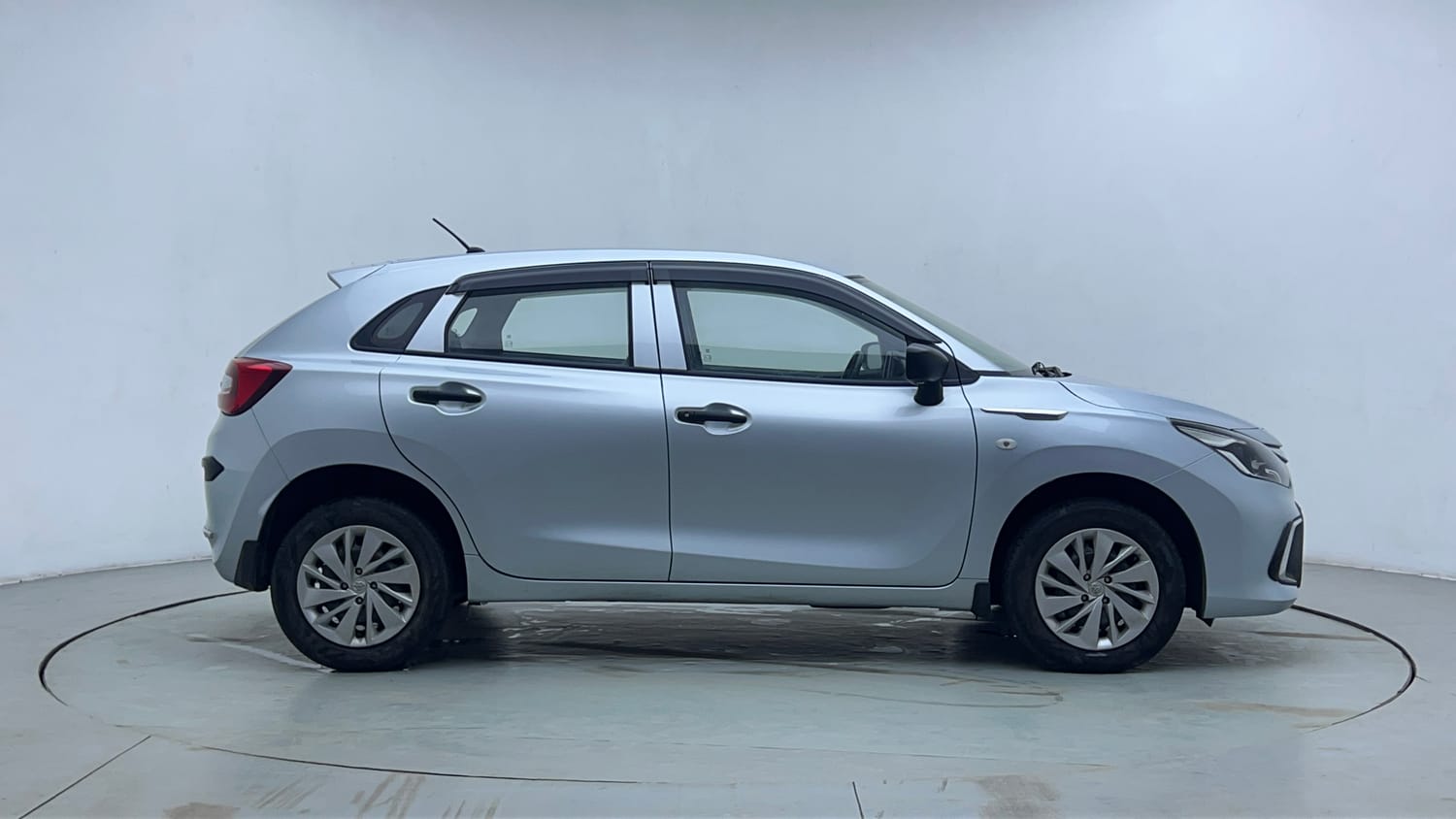 Used 2024 Toyota Glanza E Petrol Manual exterior RIGHT SIDE VIEW