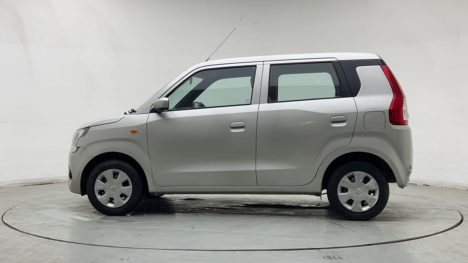 Used 2019 Maruti Suzuki Wagon R VXi 1.0 Petrol Manual exterior LEFT SIDE VIEW