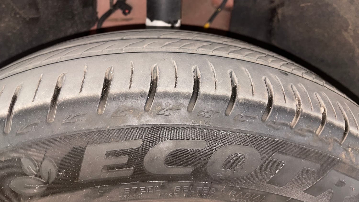 Used 2025 Tata Altroz Pure S Petrol 5AMT Petrol Automatic tyres LEFT FRONT TYRE TREAD VIEW