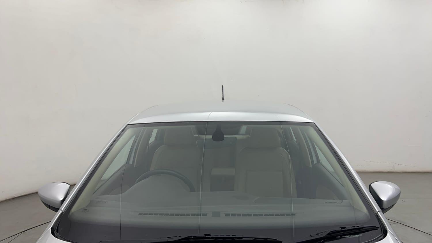 Used 2018 Volkswagen Vento Highline 1.6 (P) Petrol Manual exterior FRONT WINDSHIELD VIEW