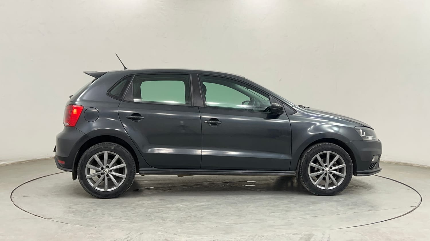 Used 2020 Volkswagen Polo Highline Plus 1.0L TSI Petrol Manual exterior RIGHT SIDE VIEW