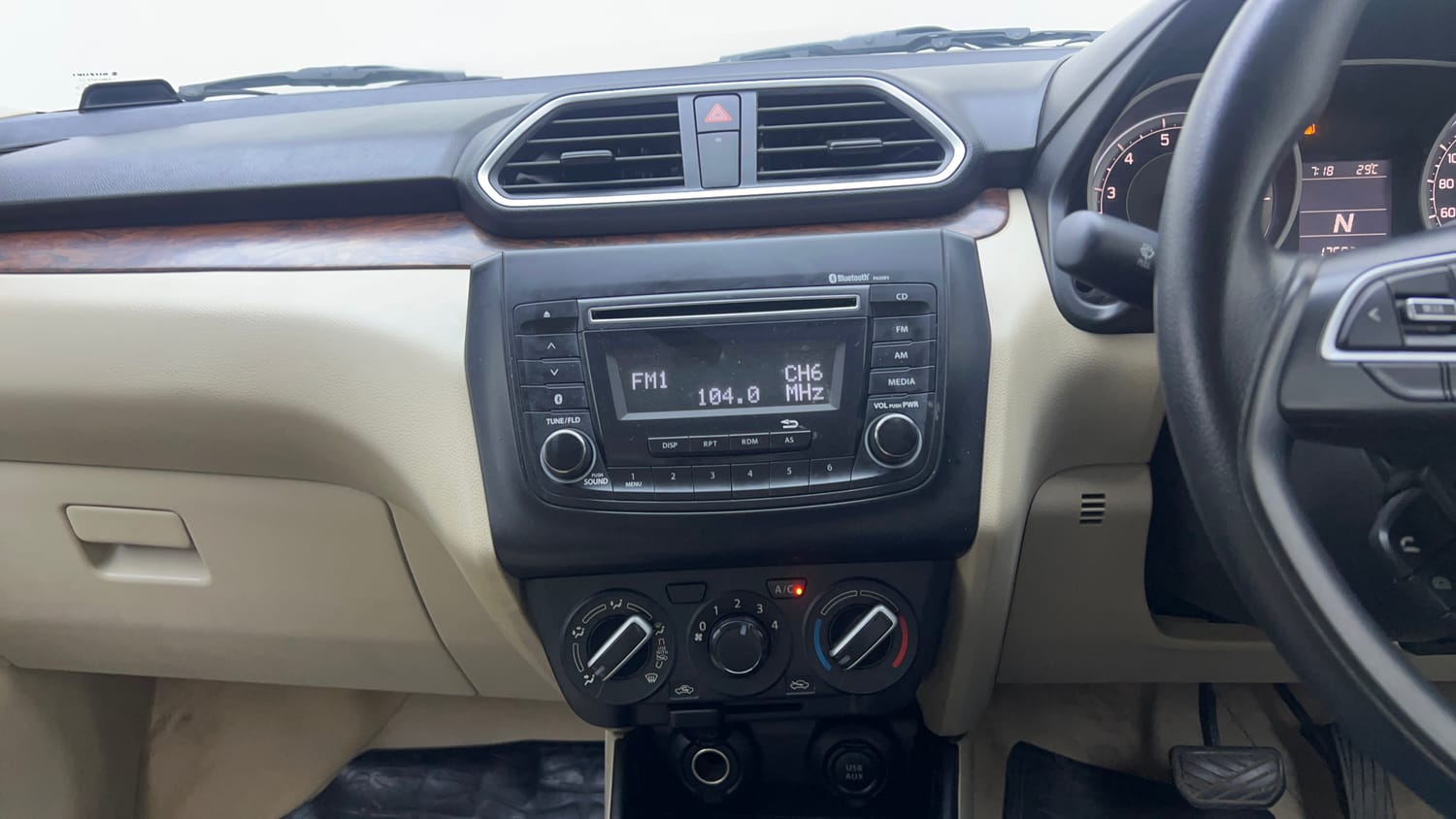 Used 2019 Maruti Suzuki Dzire VXi AMT Petrol Automatic interior MUSIC SYSTEM & AC CONTROL VIEW