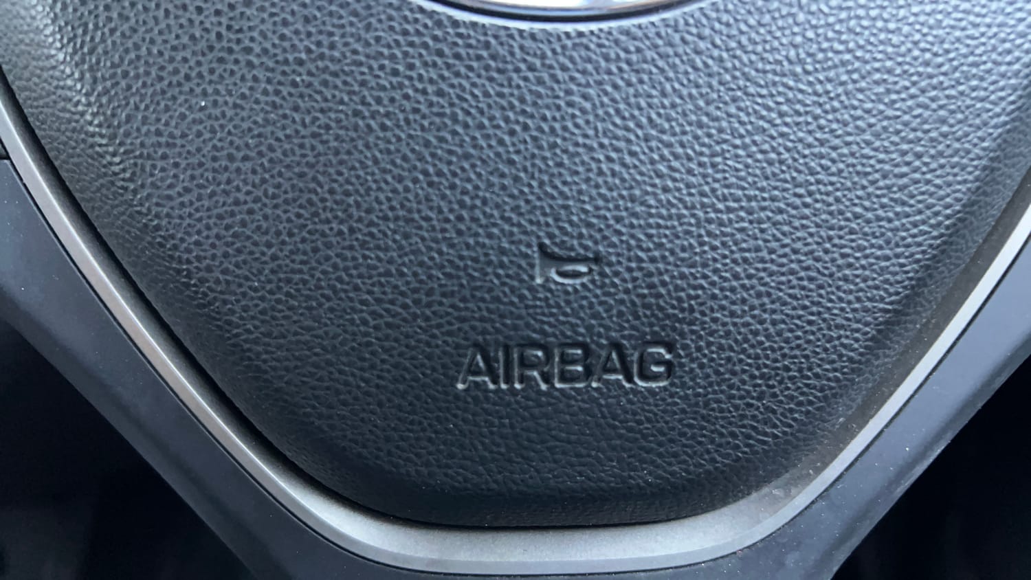 Used 2016 Hyundai Elite i20 Asta 1.2 Petrol Manual top_features Airbags