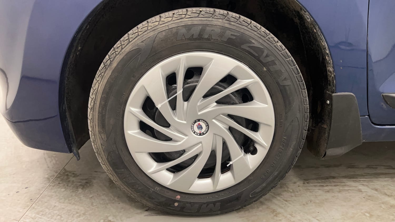 Used 2018 Maruti Suzuki Baleno Delta 1.2 Petrol Manual tyres LEFT FRONT TYRE RIM VIEW