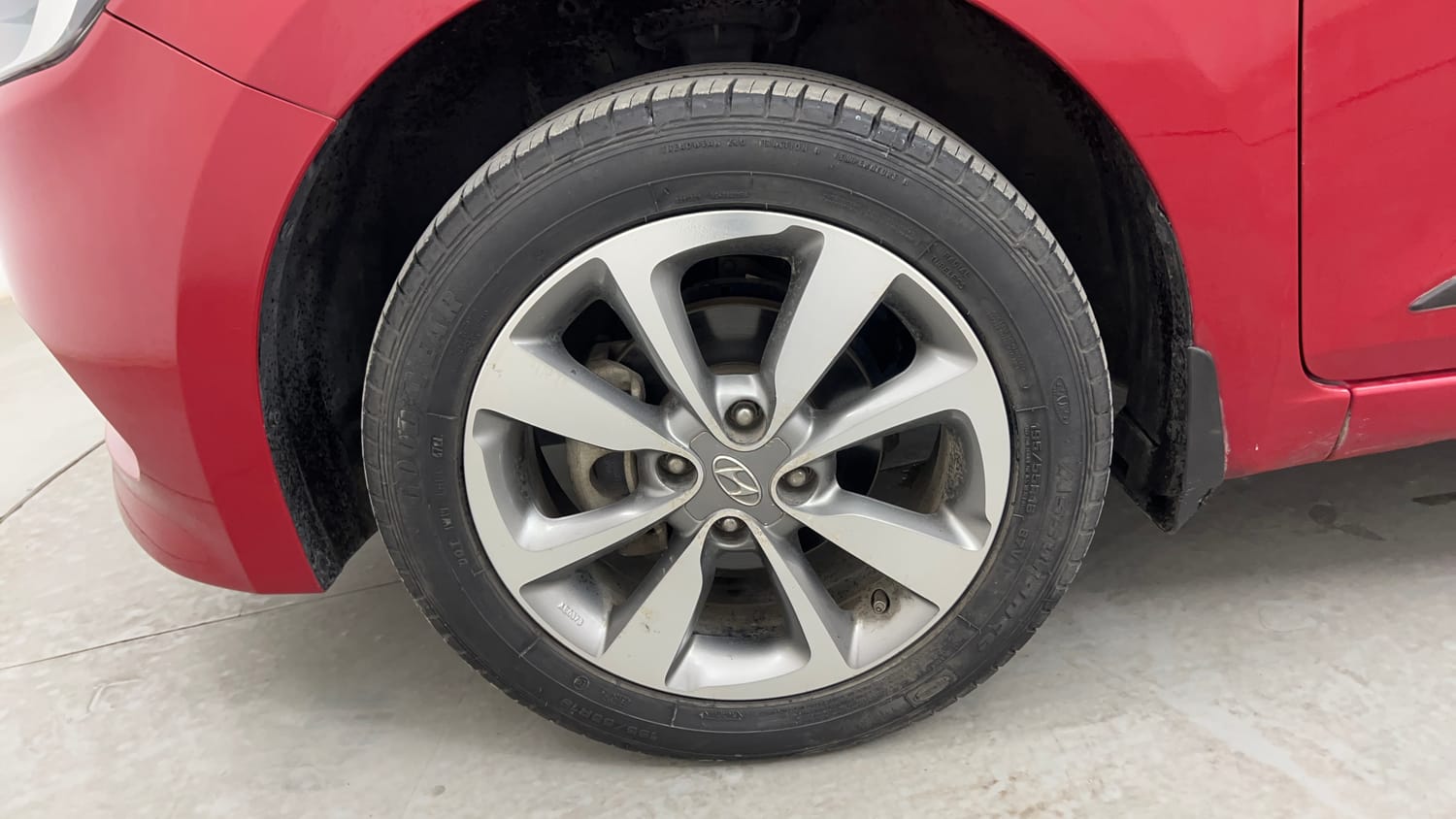 Used 2015 Hyundai Elite i20 Asta 1.2 Petrol Manual tyres LEFT FRONT TYRE RIM VIEW