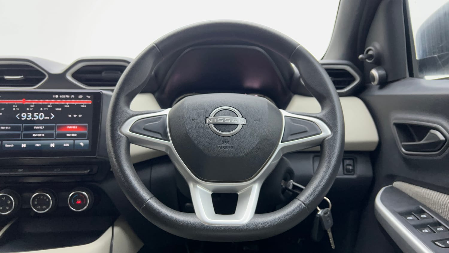 Used 2021 Nissan Magnite XE Petrol Manual interior STEERING VIEW