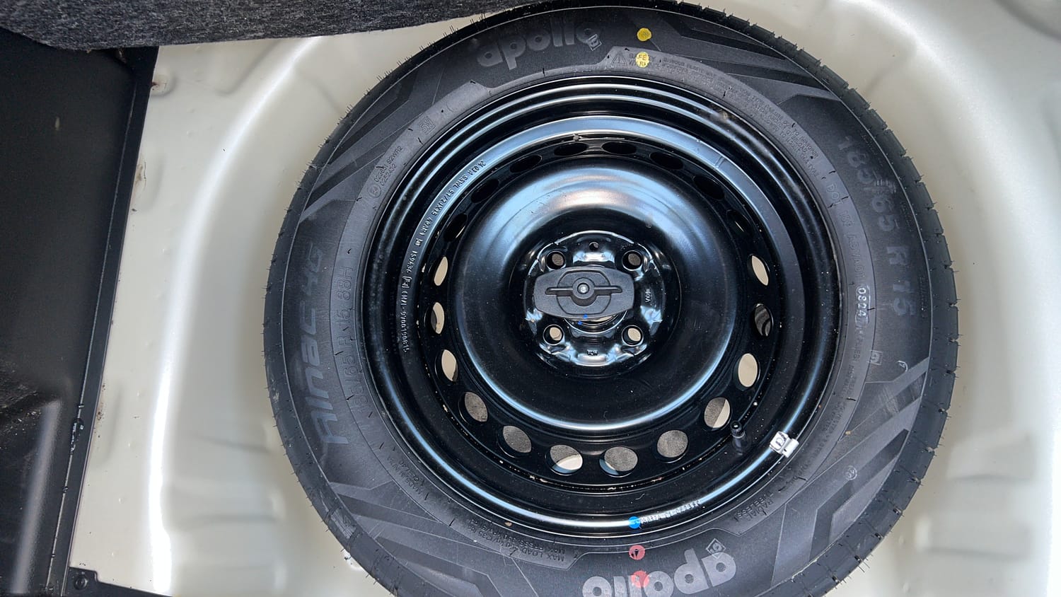 Used 2024 Toyota Glanza E Petrol Manual tyres SPARE TYRE VIEW