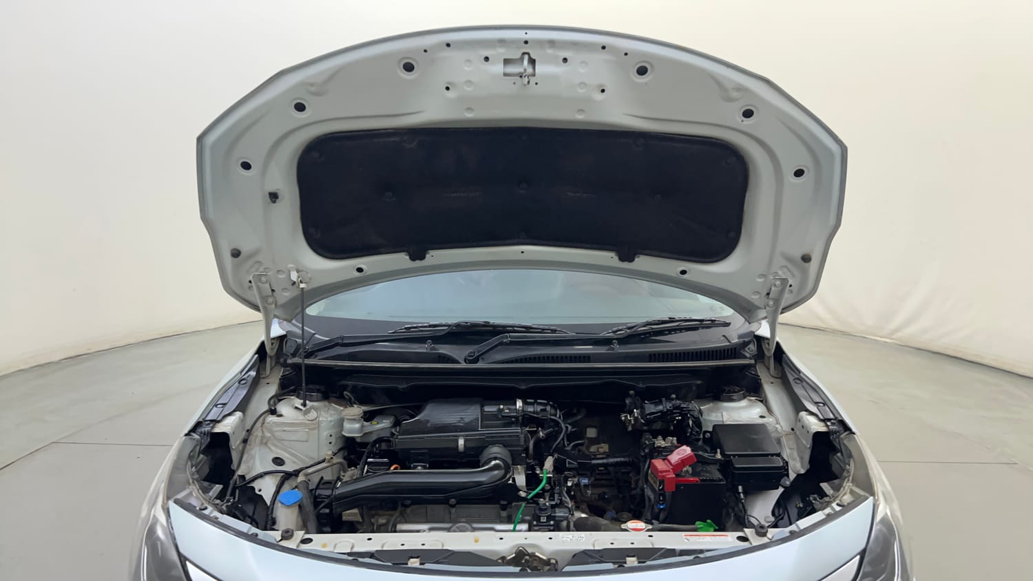 Used 2025 Toyota Glanza E Petrol Manual engine ENGINE & BONNET OPEN FRONT VIEW
