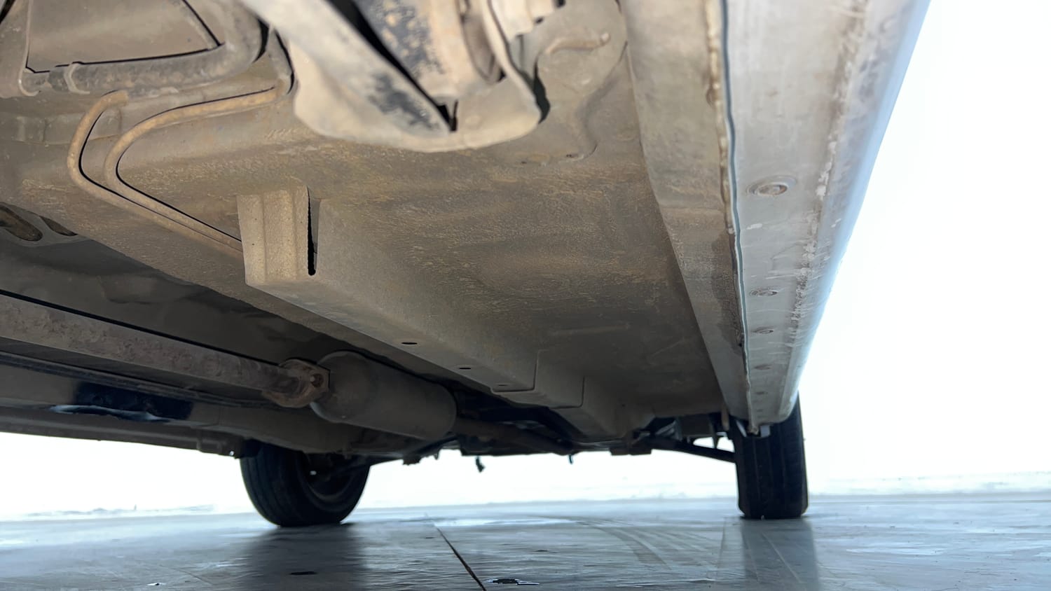 Used 2015 Maruti Suzuki Wagon R 1.0 VXI AMT Petrol Automatic extra REAR RIGHT UNDERBODY VIEW