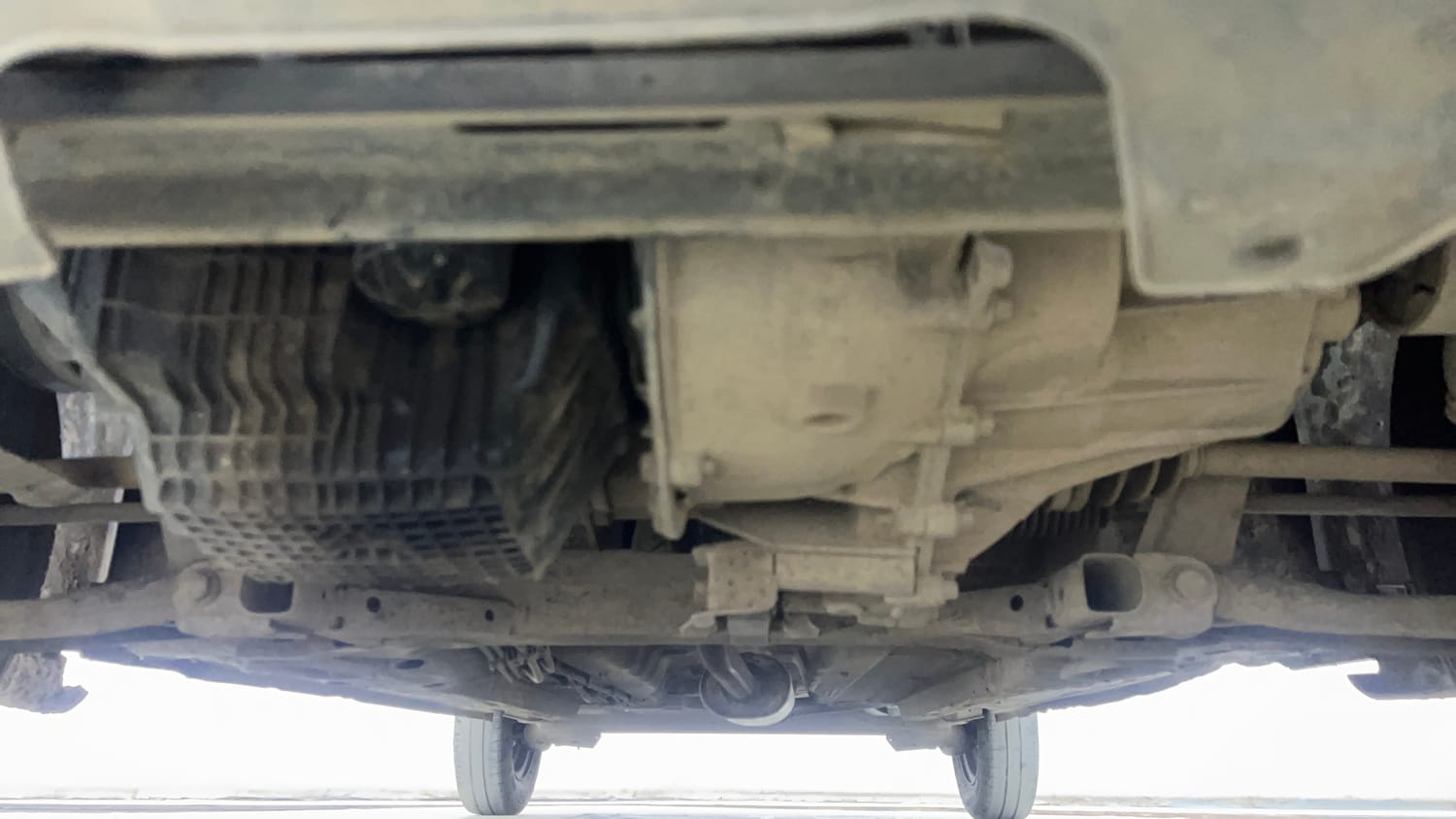 Used 2017 Renault Kwid 1.0 RXT Petrol Manual extra FRONT LEFT UNDERBODY VIEW