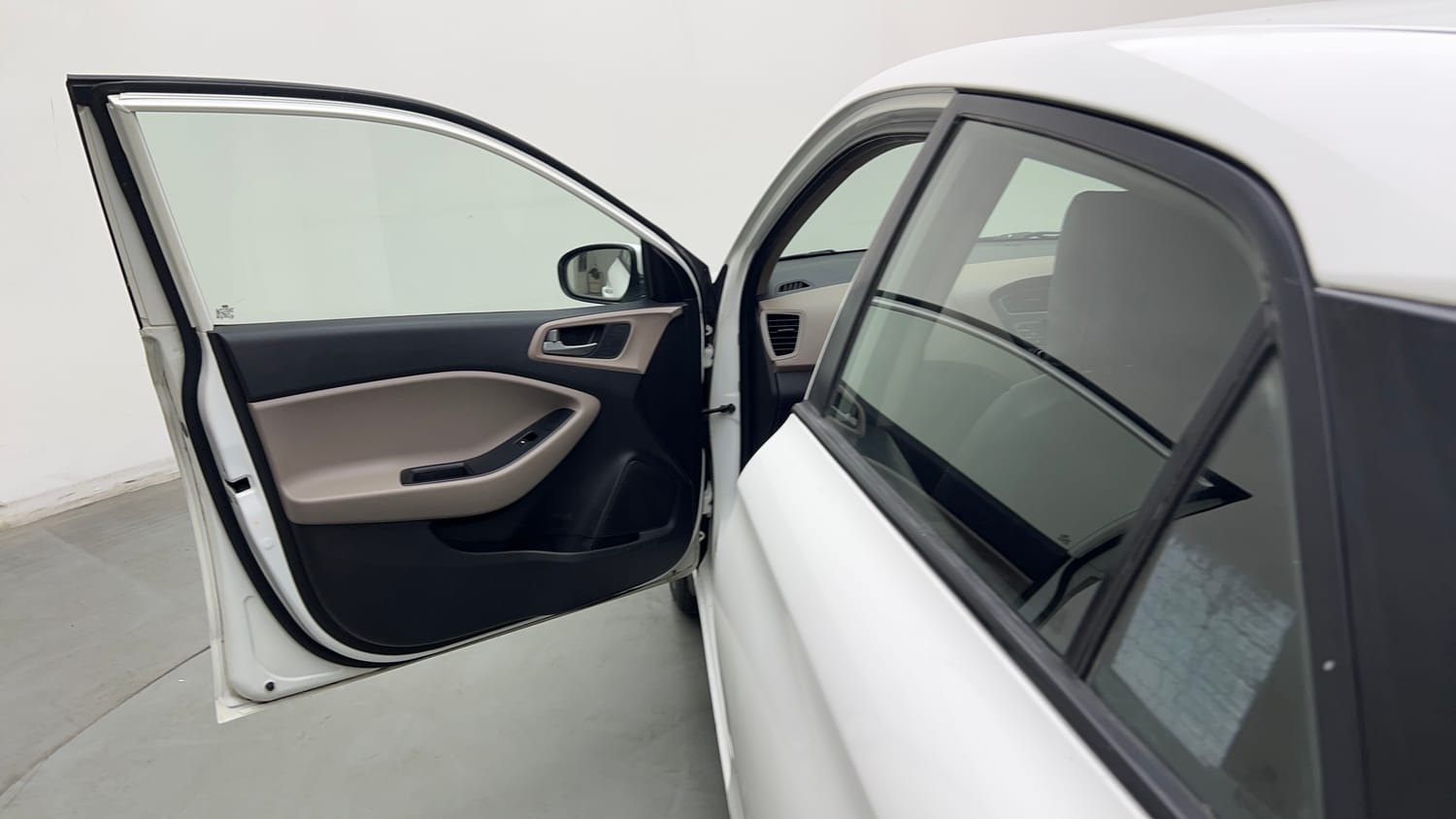Used 2019 Hyundai Elite i20 Asta 1.2 AT Petrol Automatic interior LEFT FRONT DOOR OPEN VIEW