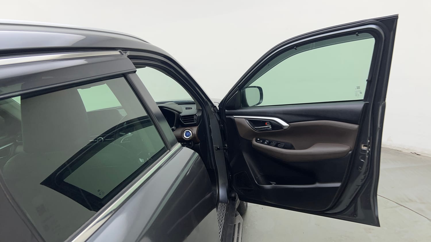 Used 2024 Toyota Urban Cruiser Hyryder V Hybrid Hybrid Automatic interior RIGHT FRONT DOOR OPEN VIEW