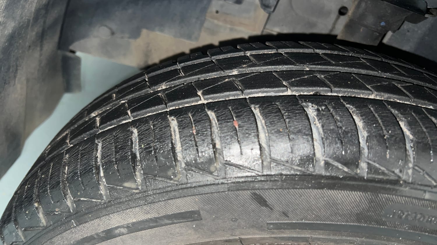 Used 2021 Renault Kwid CLIMBER 1.0 AMT Opt Petrol Automatic tyres LEFT FRONT TYRE TREAD VIEW