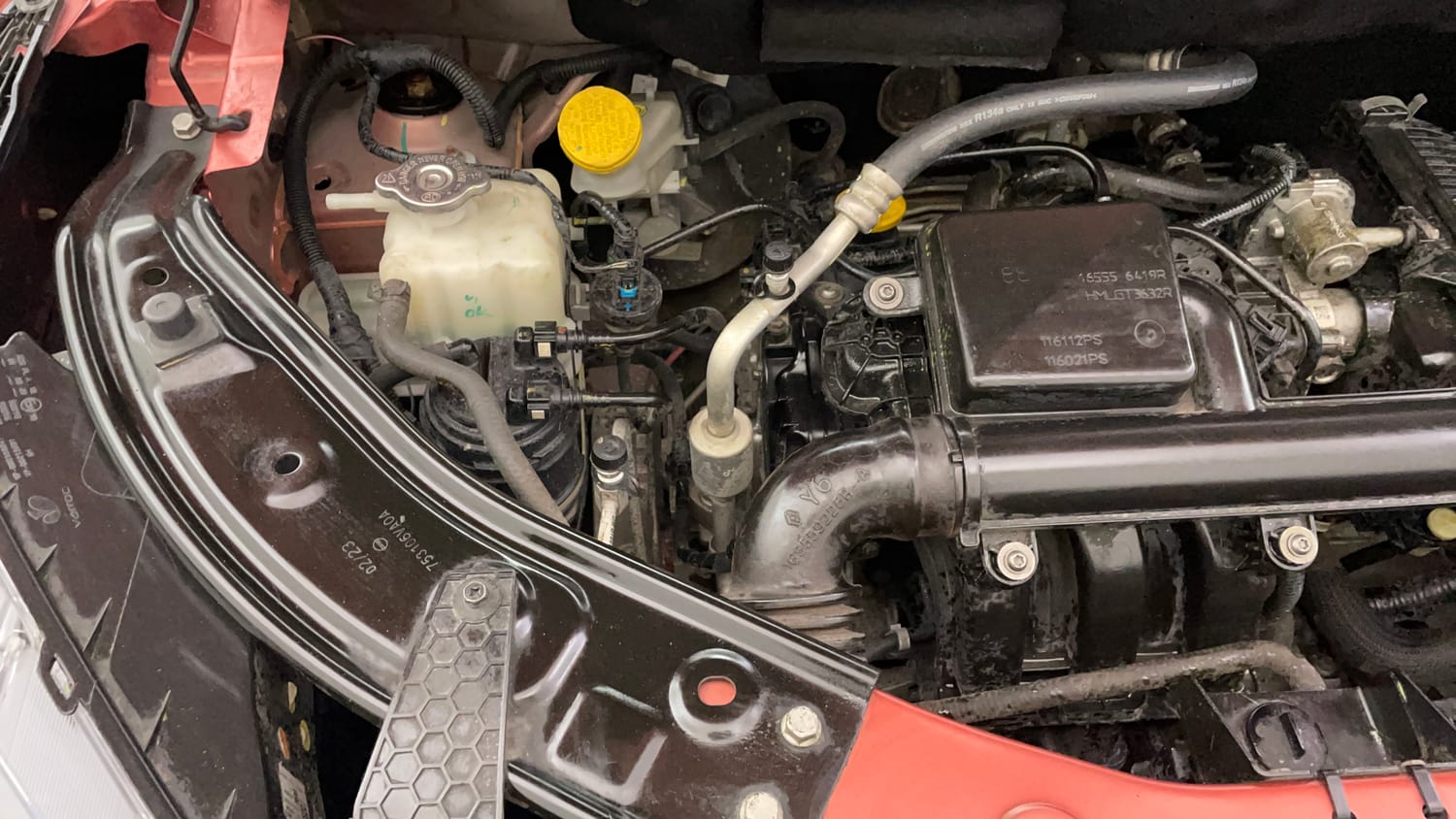Used 2023 Nissan Magnite XV Petrol Manual engine ENGINE RIGHT SIDE VIEW