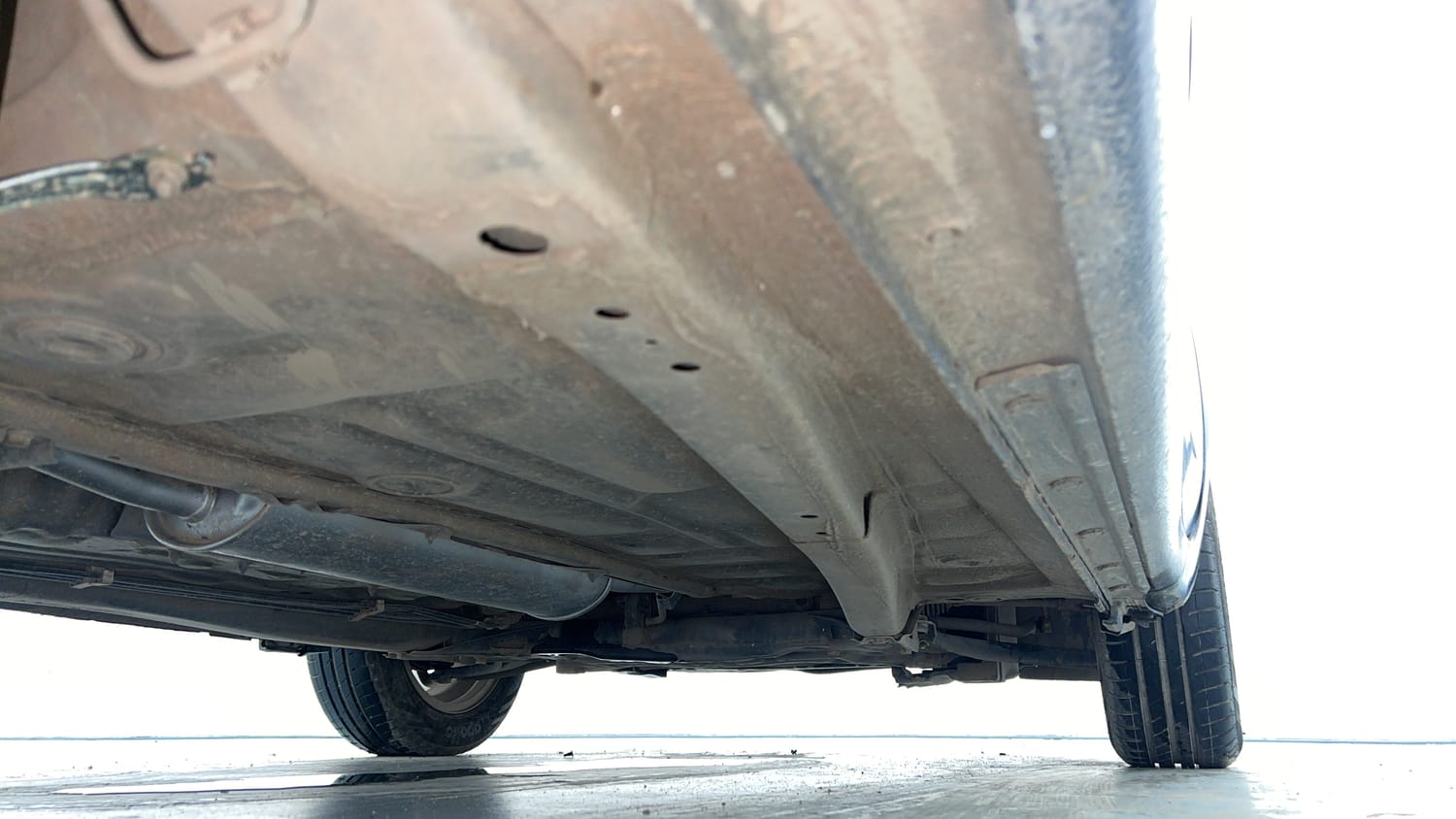 Used 2017 Maruti Suzuki Dzire ZXi Petrol Manual extra REAR RIGHT UNDERBODY VIEW