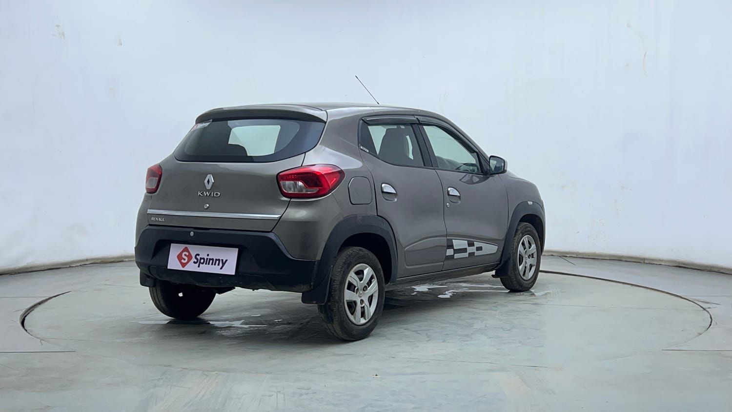 Used 2017 Renault Kwid 1.0 RXT Petrol Manual exterior RIGHT REAR CORNER VIEW