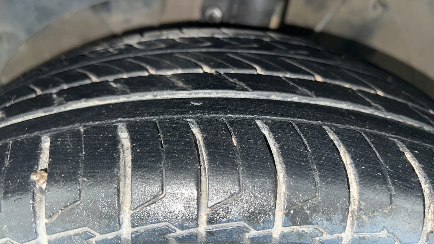 Used 2020 Maruti Suzuki Baleno Alpha Petrol Manual tyres LEFT FRONT TYRE TREAD VIEW
