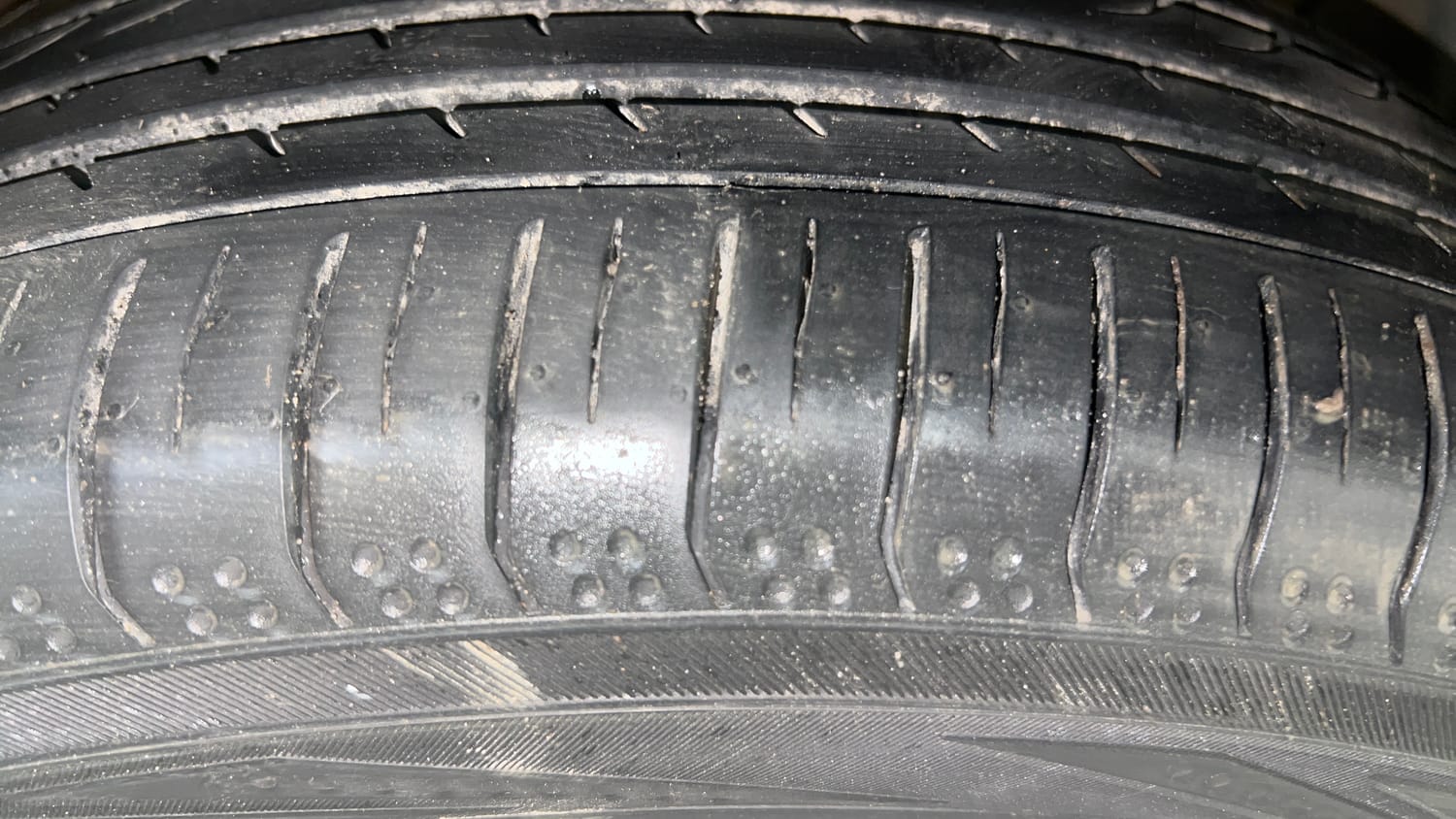 Used 2025 Hyundai Creta N-Line N10 1.5 Turbo MT Dual Tone Petrol Manual tyres RIGHT FRONT TYRE TREAD VIEW