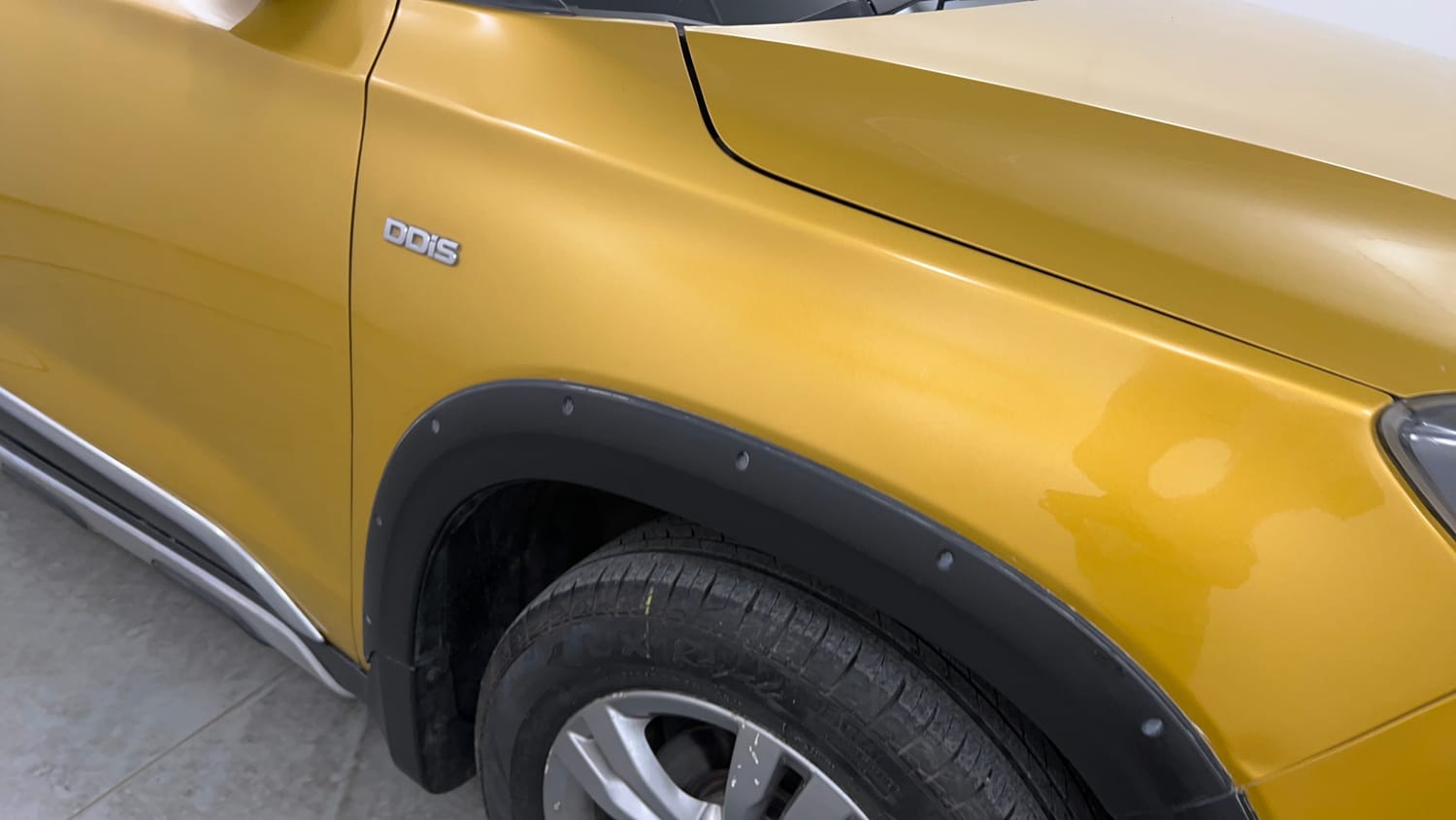 Used 2017 Maruti Suzuki Vitara Brezza ZDi+ Dual Tone Diesel Manual dents MINOR SCRATCH