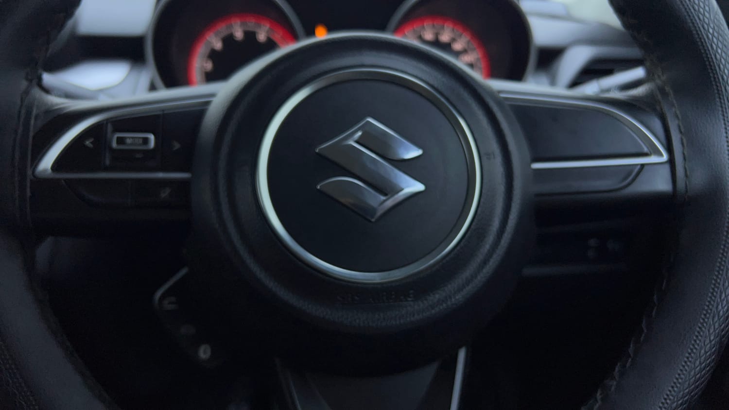 Used 2022 Maruti Suzuki Swift VXi Petrol Manual top_features Airbags