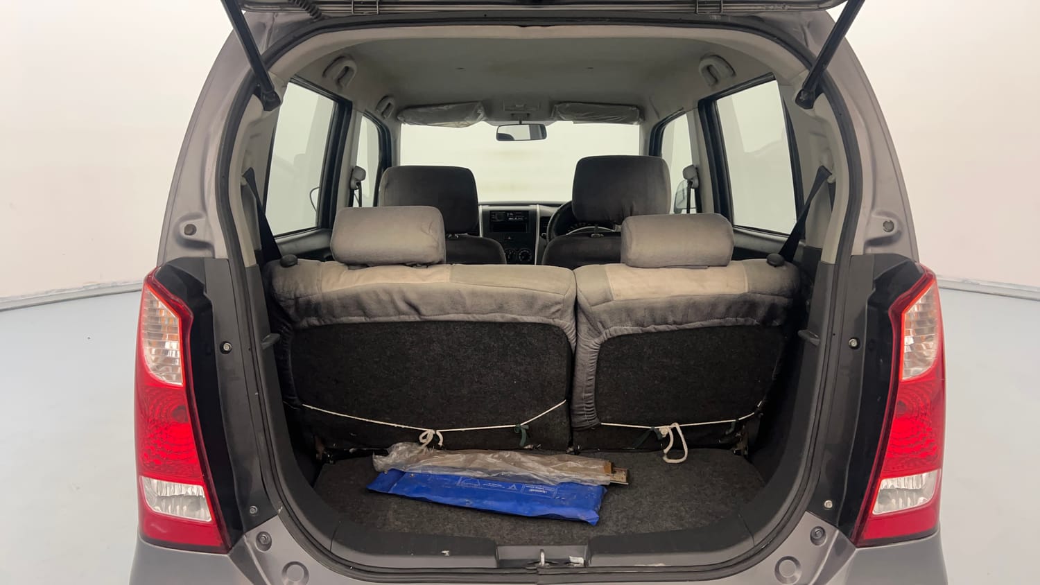 Used 2012 Maruti Suzuki Wagon R LXi Petrol Manual interior DICKY INSIDE VIEW