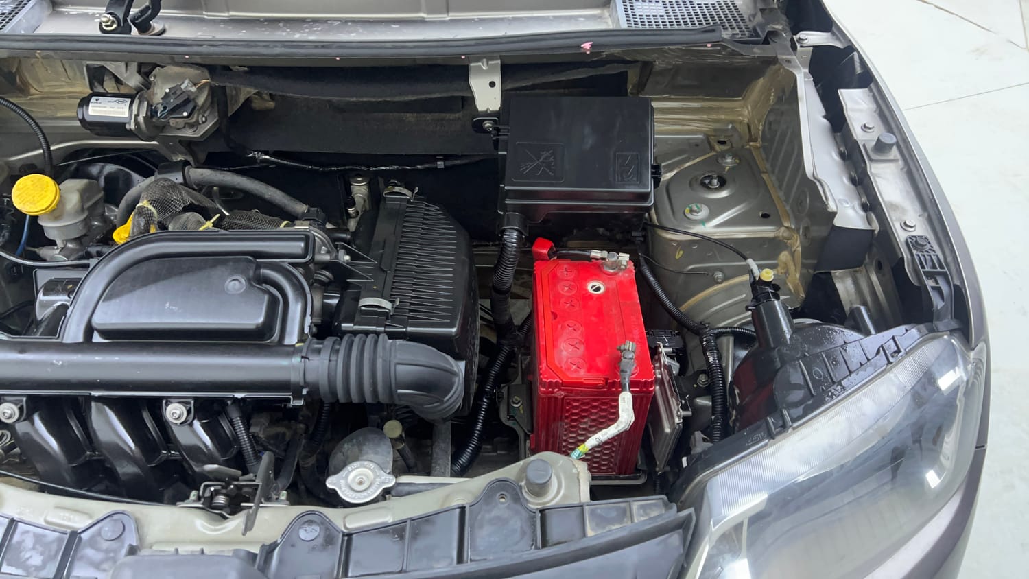 Used 2017 Renault Kwid 1.0 RXT Petrol Manual engine ENGINE LEFT SIDE VIEW