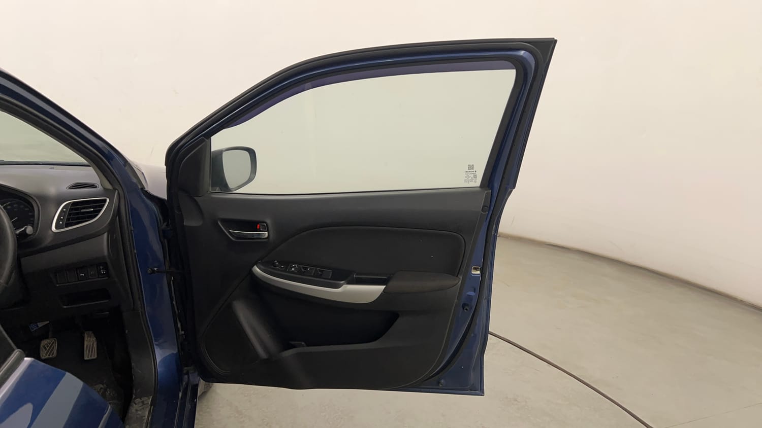 Used 2018 Maruti Suzuki Baleno Delta 1.2 Petrol Manual interior RIGHT FRONT DOOR OPEN VIEW